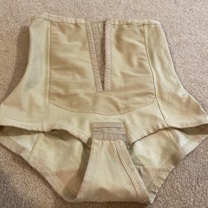 Belle fit Size Medium